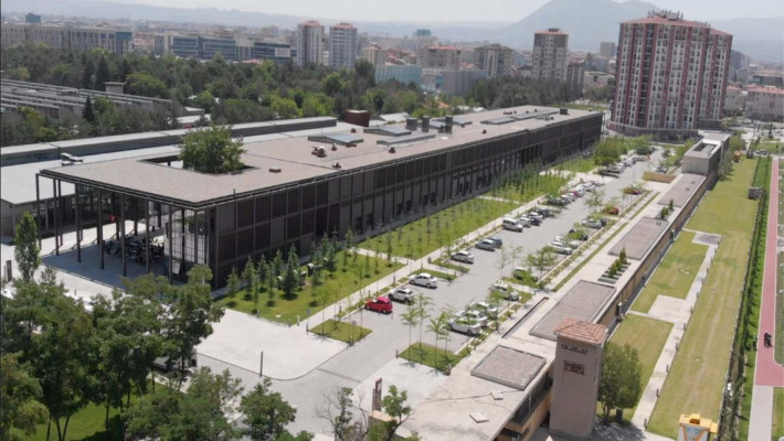 Abdullah Gül Üniversitesi Rektörlük ve Derslikler